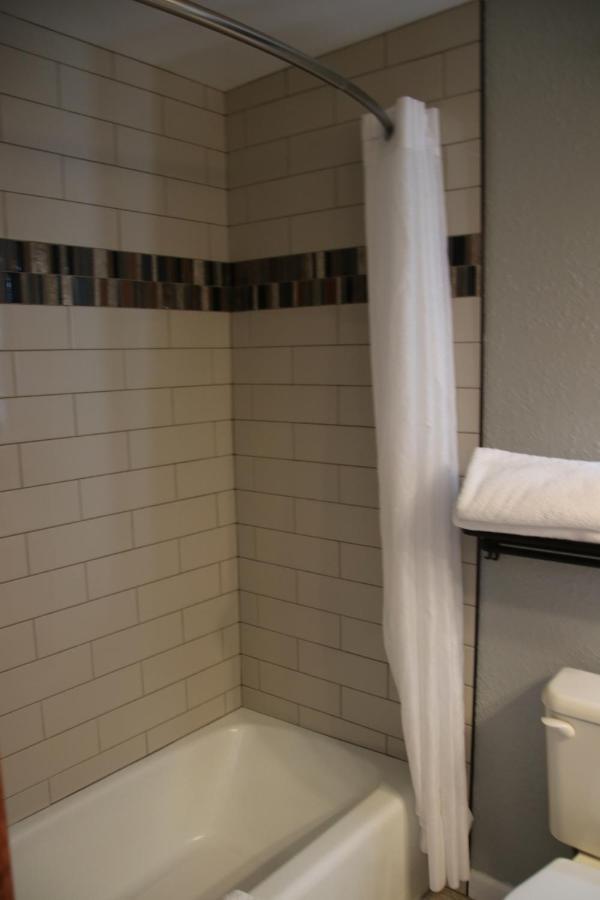 Townhouse Motel Lusk エクステリア 写真